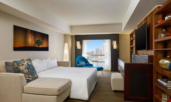 Renaissance Phoenix Downtown Hotel