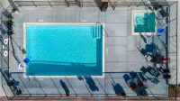 Hampton Inn by Hilton Selma - Pools