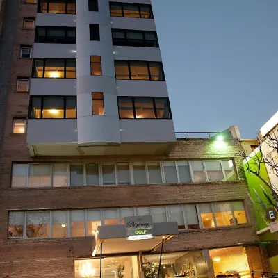 Regency Golf - Hotel Urbano Hotels near Punta Carretas Shopping
