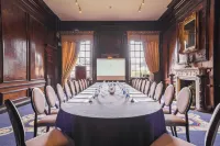 Coombe Abbey Hotel - parking
