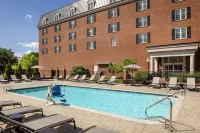 DoubleTree Suites by Hilton Lexington - Pools