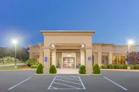 Hampton Inn Auburn - parking
