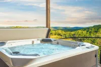 Luxury Lakeview Family Cabin: Hot Tub, Sauna, Game Rm, Sleeps 24+ - Boutique