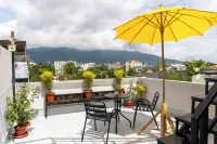 Nature's Heaven Hostel - Mountain view