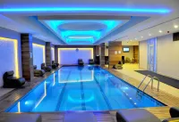 Ozpark Hotel - Pools