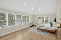 Enjoy Quiet Nights With A Fireplace In Bellport 3 Bedroom Home - piscina