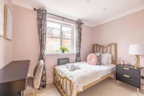 Eton Bridge Apt- Walk Sights- Parking By Tempstay - 2 stelle