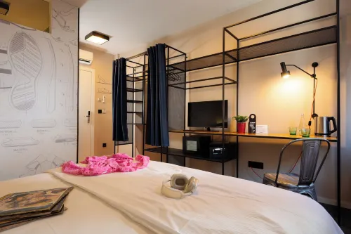 Stay Swanky Hostel - Pools