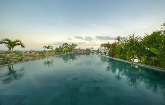 デ ヴァンズ スカイ ホテル スミニャック