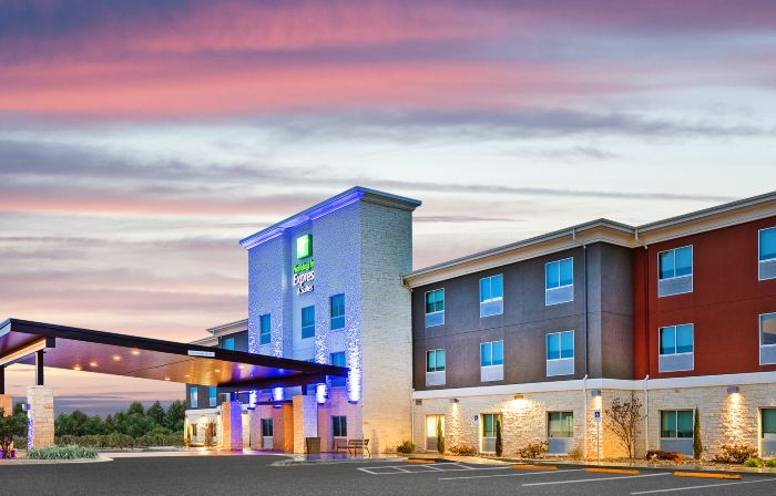 Holiday Inn Express & Suites JUNCTION by IHG