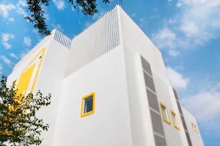 Bloomrooms @ Link Road Отели рядом с достопримечательностью «Нешнел Зулоджикал Парк, Дели»