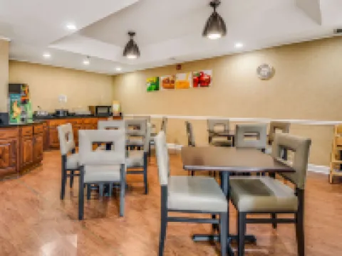 Quality Inn Oak Ridge Hotels in Oak Ridge