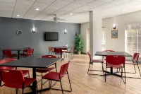 Days Inn by Wyndham Lawton - breakfast