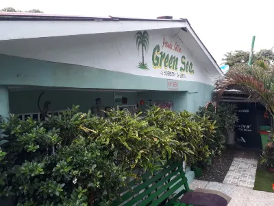 Room-Green Sea Inn, San Luis with View o Hotels in San Luis