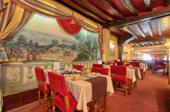 Hotel des Deux Continents Отели рядом с достопримечательностью «Музей Орсе»