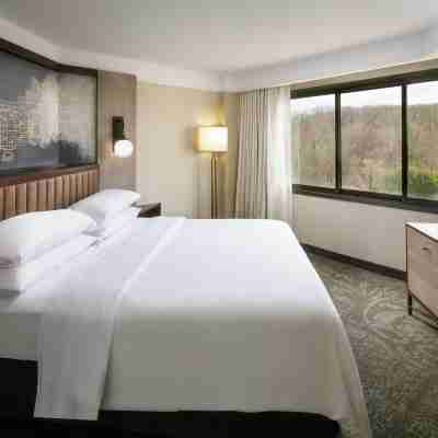 Embassy Suites by Hilton Tysons Corner Rooms