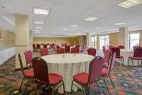 Ramada by Wyndham Sarasota Waterfront Hotel a Whitfield