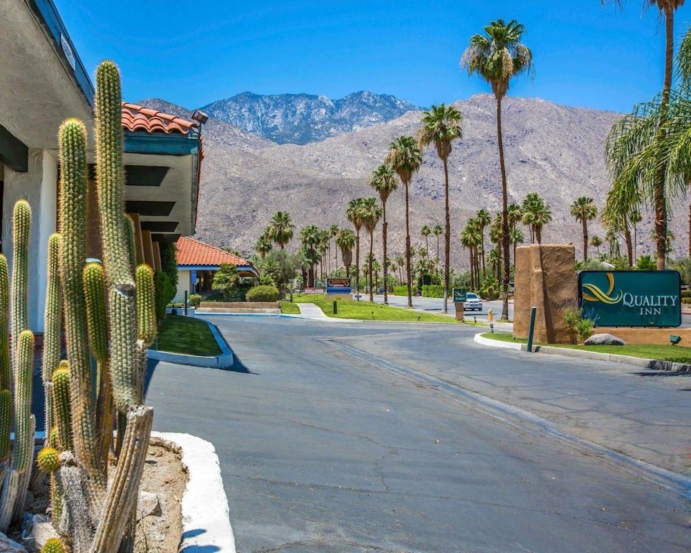 Travelodge by Wyndham Palm Springs