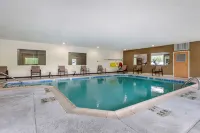 Comfort Suites North - Pools
