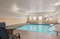 Microtel Inn & Suites by Wyndham Lincoln - Pools