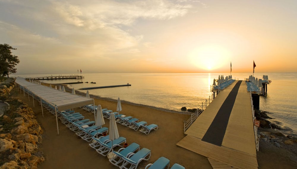 Amara Luxury Resort