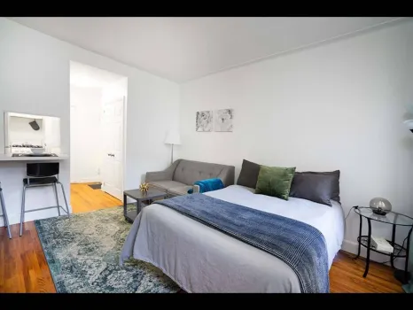 Upper East Side Studio Near Central Park Hotels near Maz Mezcal