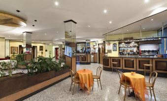 Hotel Ristorante Venusia - Housity