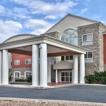 Holiday Inn Express & Suites PORTALES by IHG