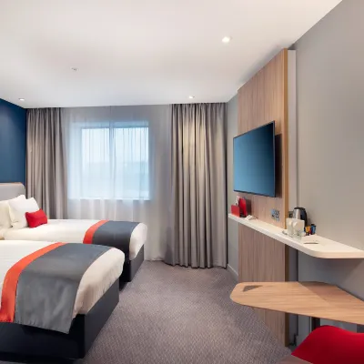 Holiday Inn Express LONDON HEATHROW T4 by IHG Hotels near Heathrow Terminal 2