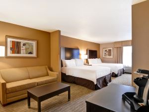Holiday Inn Express & Suites Milwaukee-New Berlin