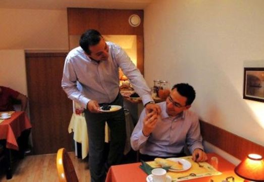 1. 호텔 울프 프라..