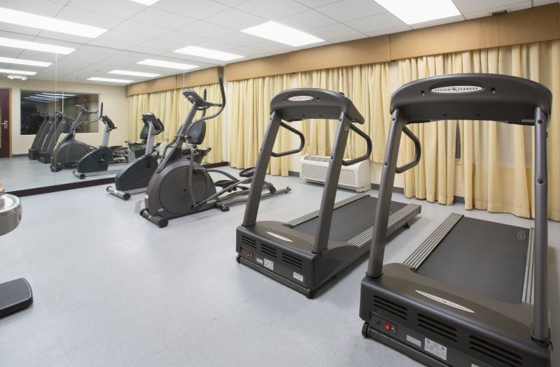 Holiday Inn Express & Suites Minot by IHG photo 3