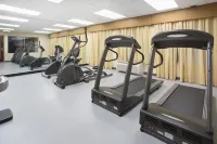 Holiday Inn Express & Suites Minot by IHG - ジム