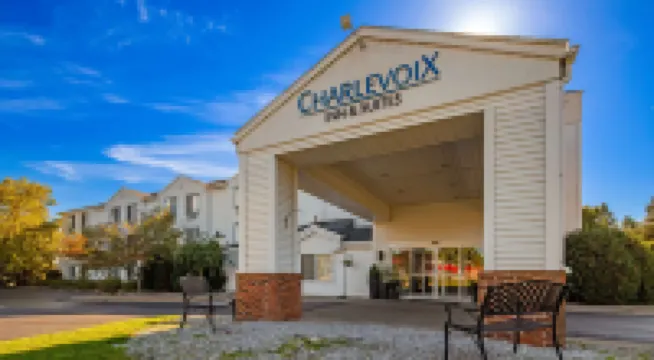 Charlevoix Inn & Suites SureStay Collection by Best Western Các khách sạn ở 