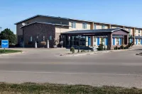 Dragonfly Inn & Suites