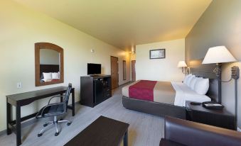 Econo Lodge Inn & Suites Bridgeport
