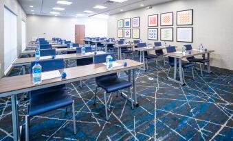 Holiday Inn Express & Suites Brevard – City Center