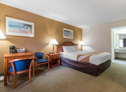 Quality Inn & Suites Redwood Coast