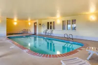 Quality Inn - Pools