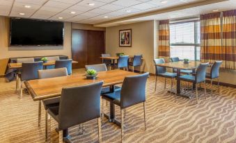 Microtel Inn & Suites by Wyndham Whitecourt