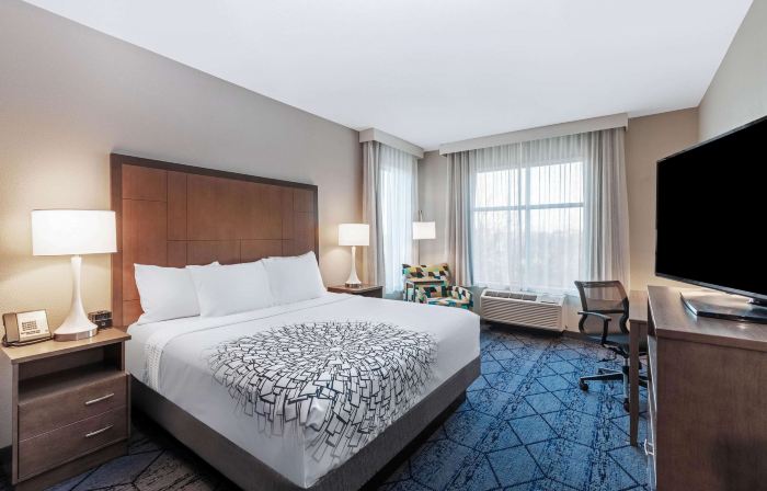 La Quinta Inn & Suites by Wyndham Kansas City Beacon Hill
