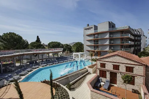 DoubleTree by Hilton Kusadasi Hotels in Kuşadası
