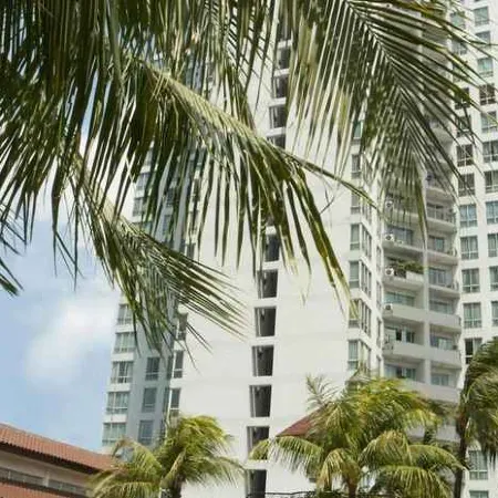 The Residences at Puri Casablanca Отели рядом с достопримечательностью «Торговый центр Kota Kasablanka»