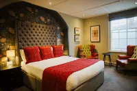 The Globe Hotels in Warwick