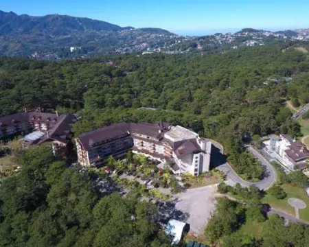 The Forest Lodge at Camp John Hay 바기오 호텔