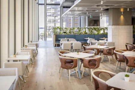 Holiday Inn Express Auckland City Centre Отели рядом с достопримечательностью «Уан Три Хилл»