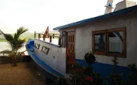 Larantuka Beach Apartments