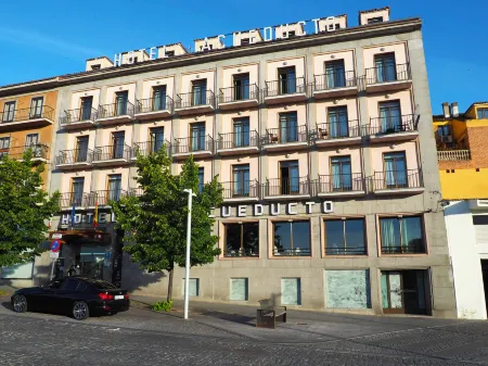 Hotel ELE Acueducto Отели в г. Сан-Кристобаль-де-Сеговия