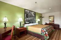 Super 8 by Wyndham Macon - Motels