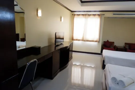 Auychai Grand Hotel Photos